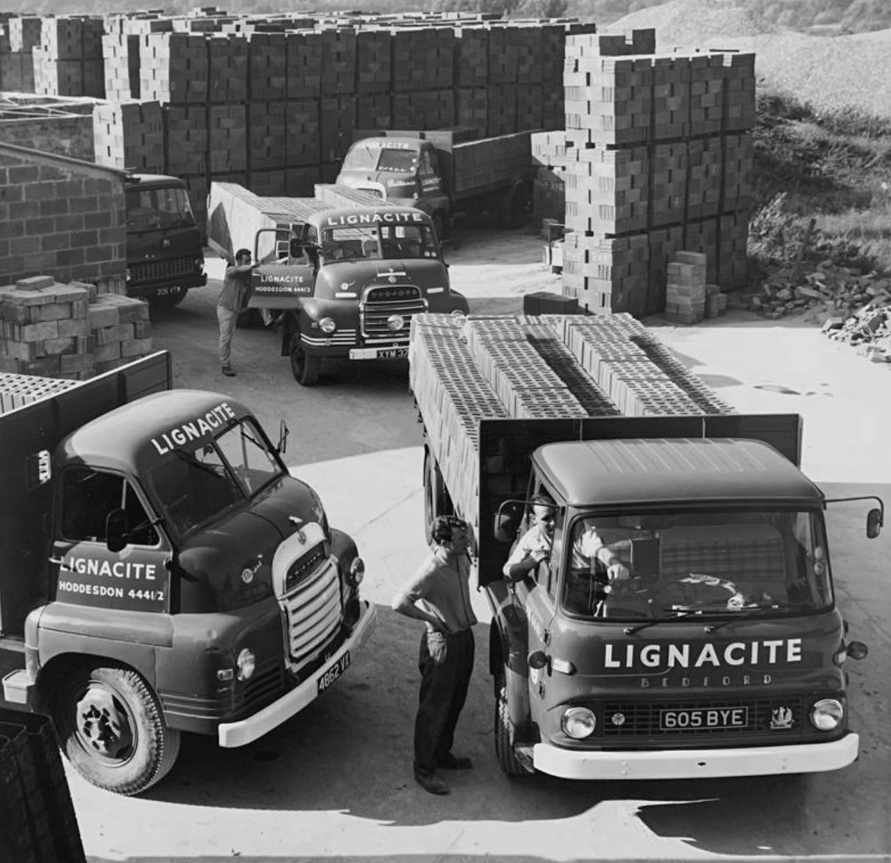 Lignacite trucks delivering concrete blocks in 1947